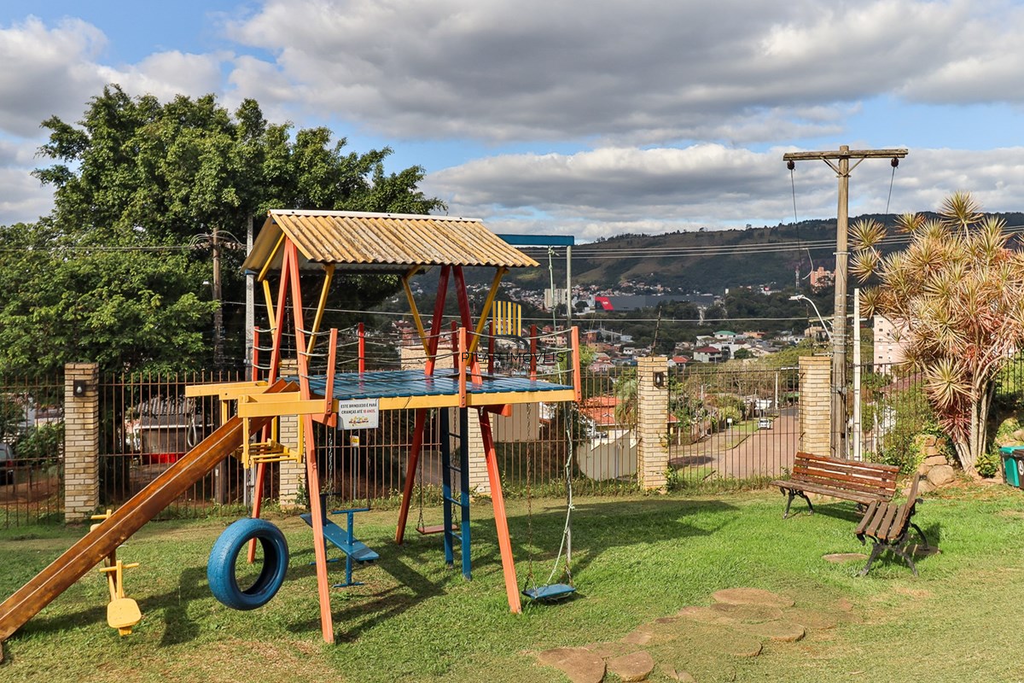 Casa de Condomínio 3 dormitórios no bairro Jardim Itu