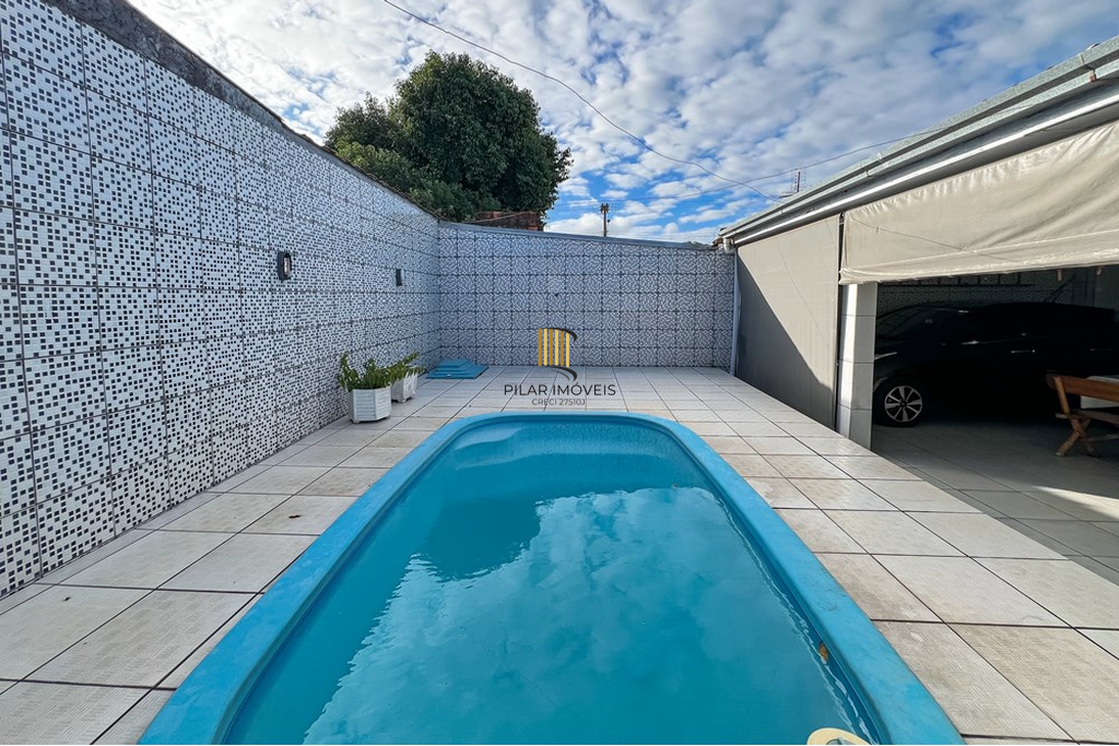 Casa 2 dormitórios no bairro Guajuviras