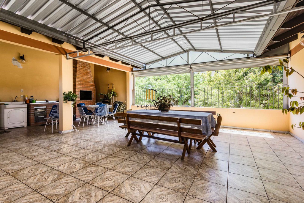 Casa 3 dormitórios no bairro Tristeza