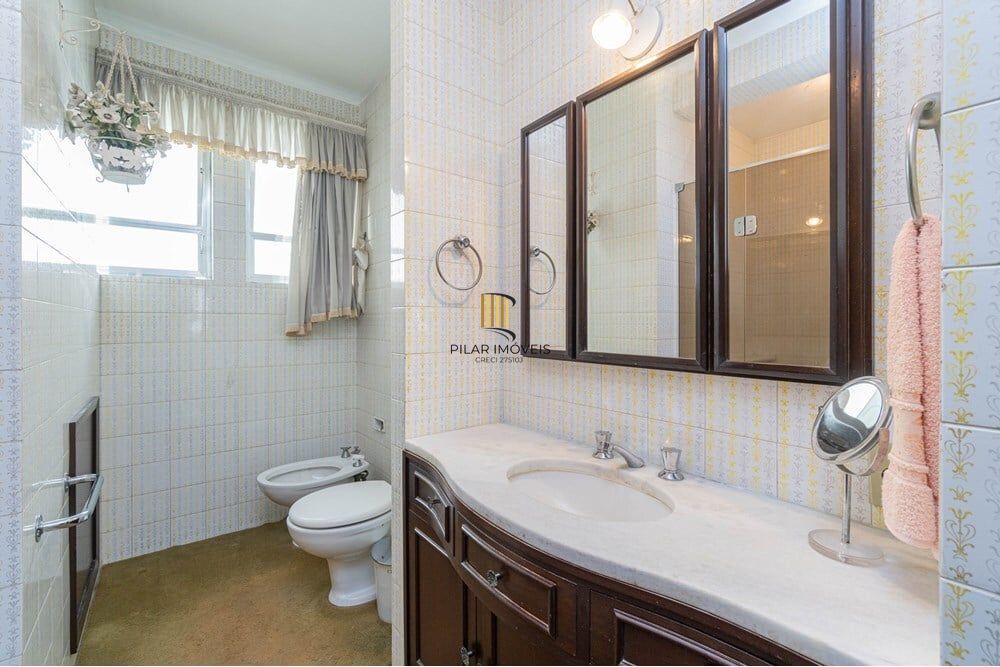 Apartamento 4 dormitórios no bairro Auxiliadora