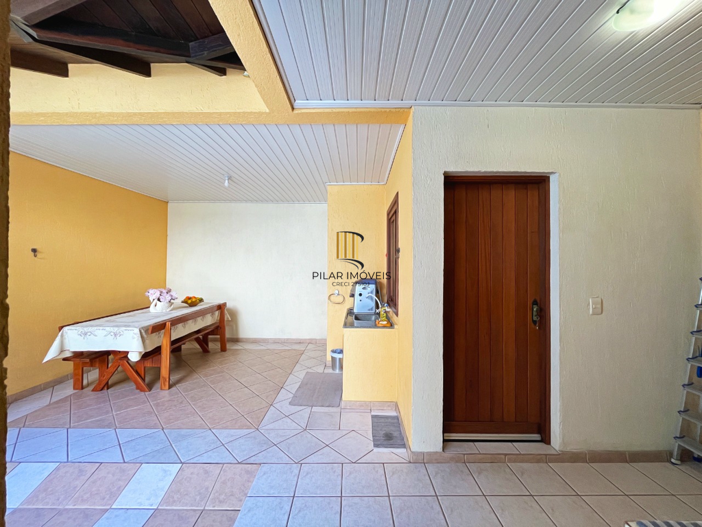 Casa 3 dormitórios no bairro Santana