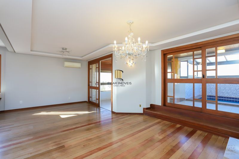 Apartamento 4 dormitórios no bairro Centro