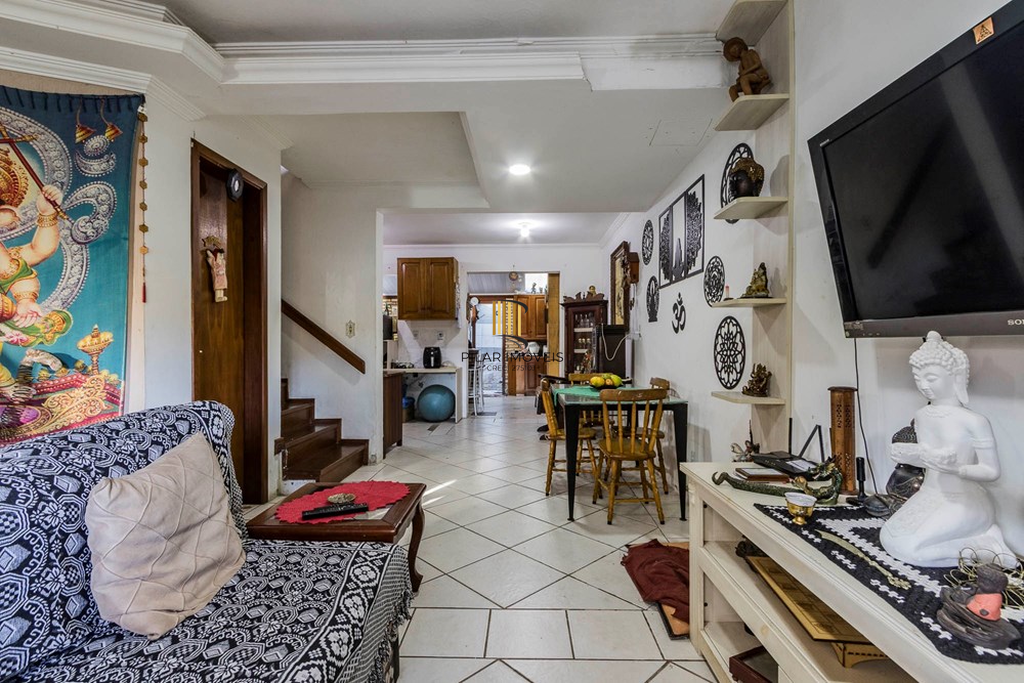 Casa de Condomínio 2 dormitórios no bairro Hípica