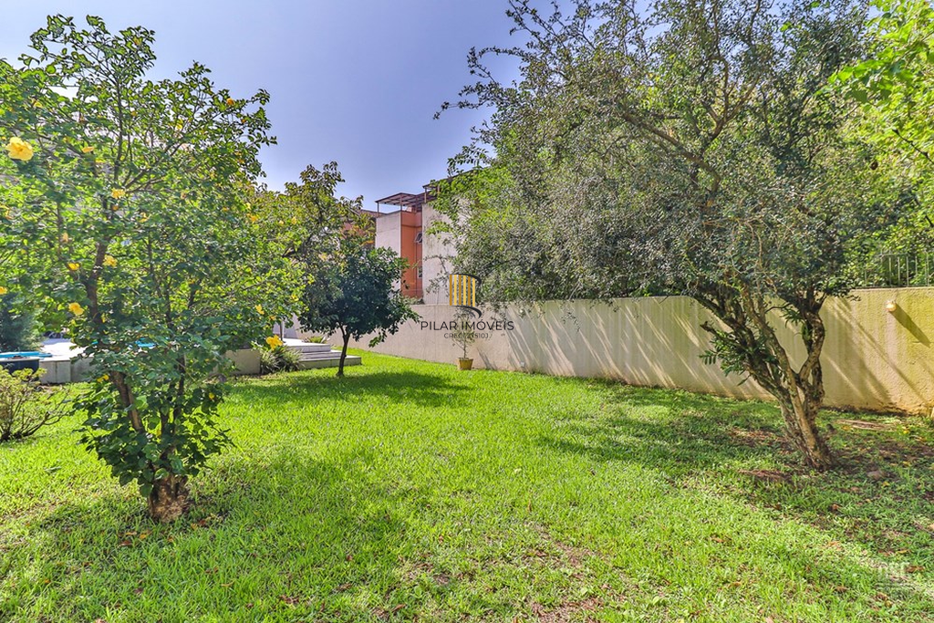 Casa 4 dormitórios no bairro Ipanema