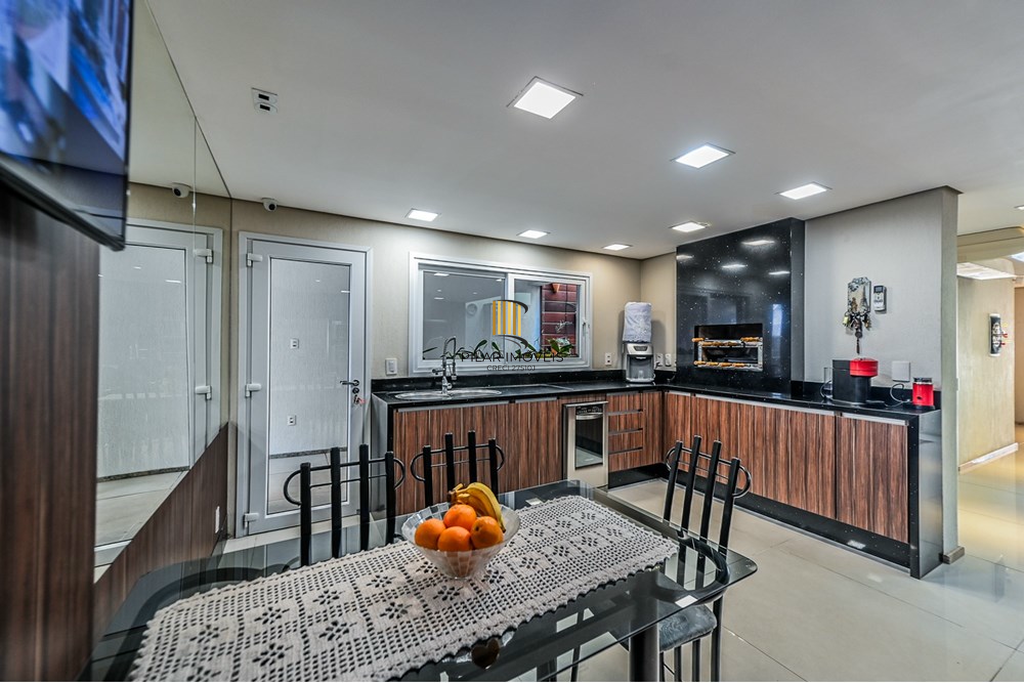 Casa 5 dormitórios no bairro Menino Deus