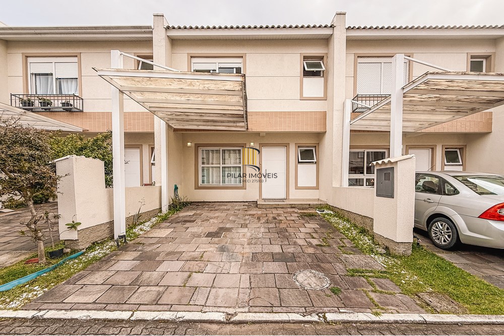 Casa 3 dormitórios no bairro Igara