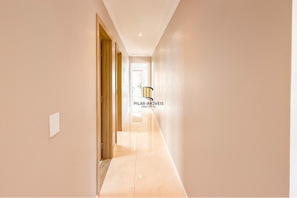 Casa 3 dormitórios no bairro Igara