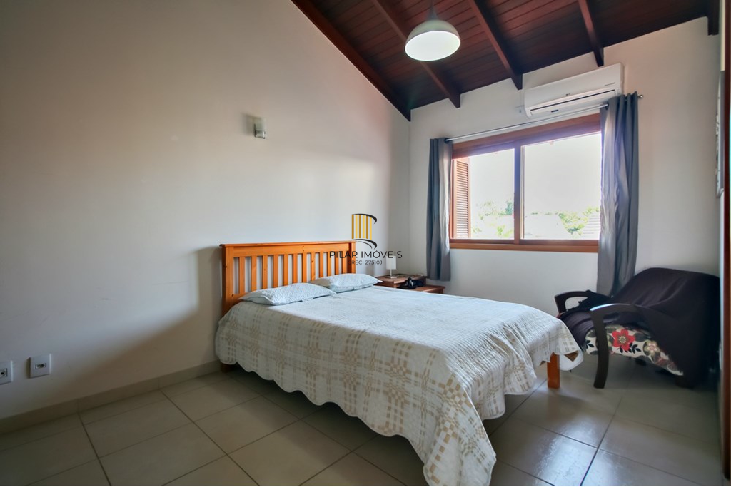 Casa 3 dormitórios no bairro Guarujá