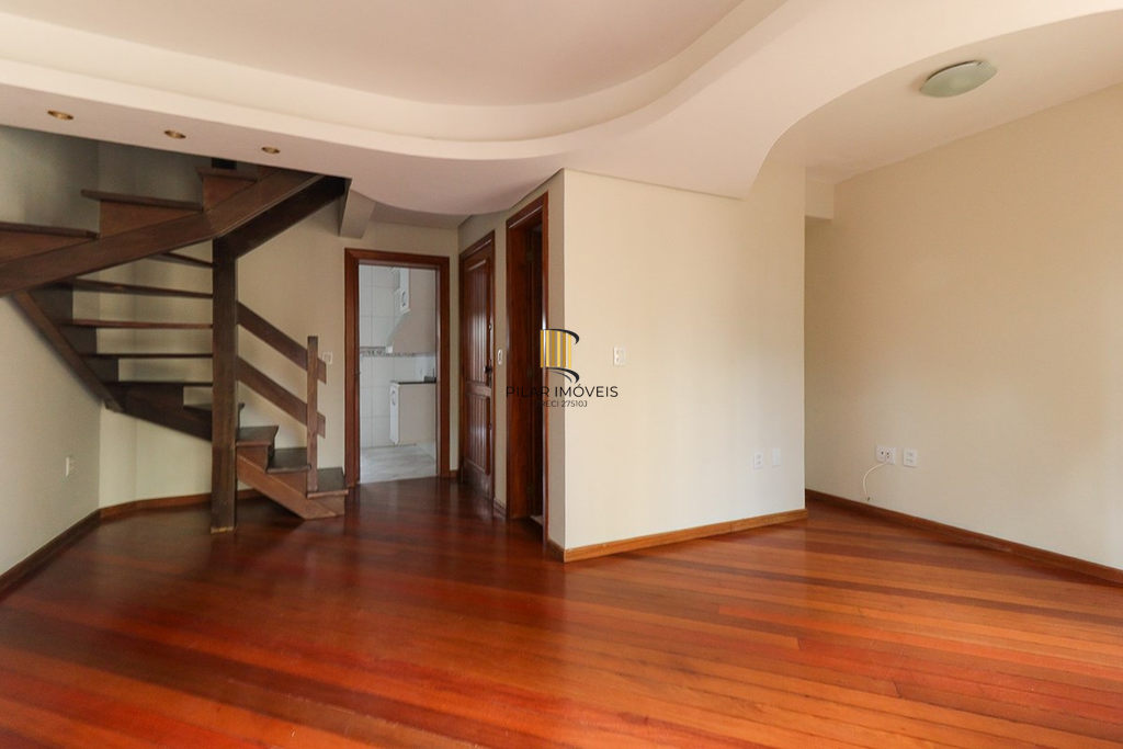 Casa de Condomínio 3 dormitórios no bairro Jardim Itu