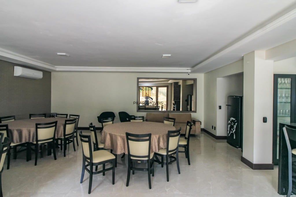 Apartamento 4 dormitórios no bairro Cavalhada