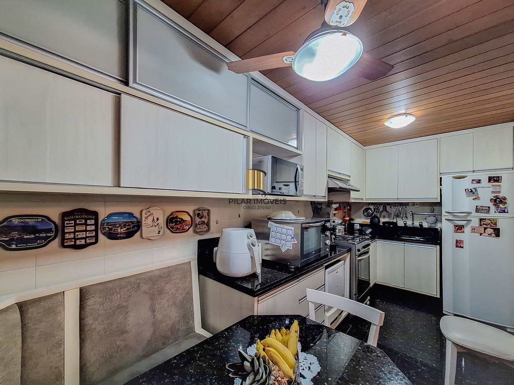 Casa 3 dormitórios no bairro Chácara das Pedras
