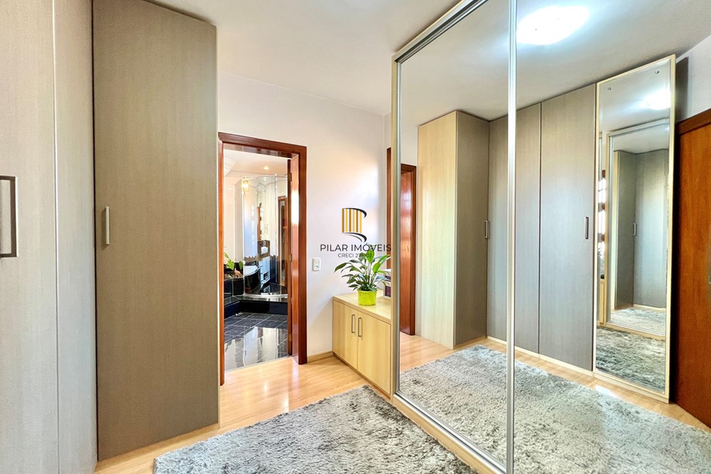 Casa 4 dormitórios no bairro Moinhos de Vento