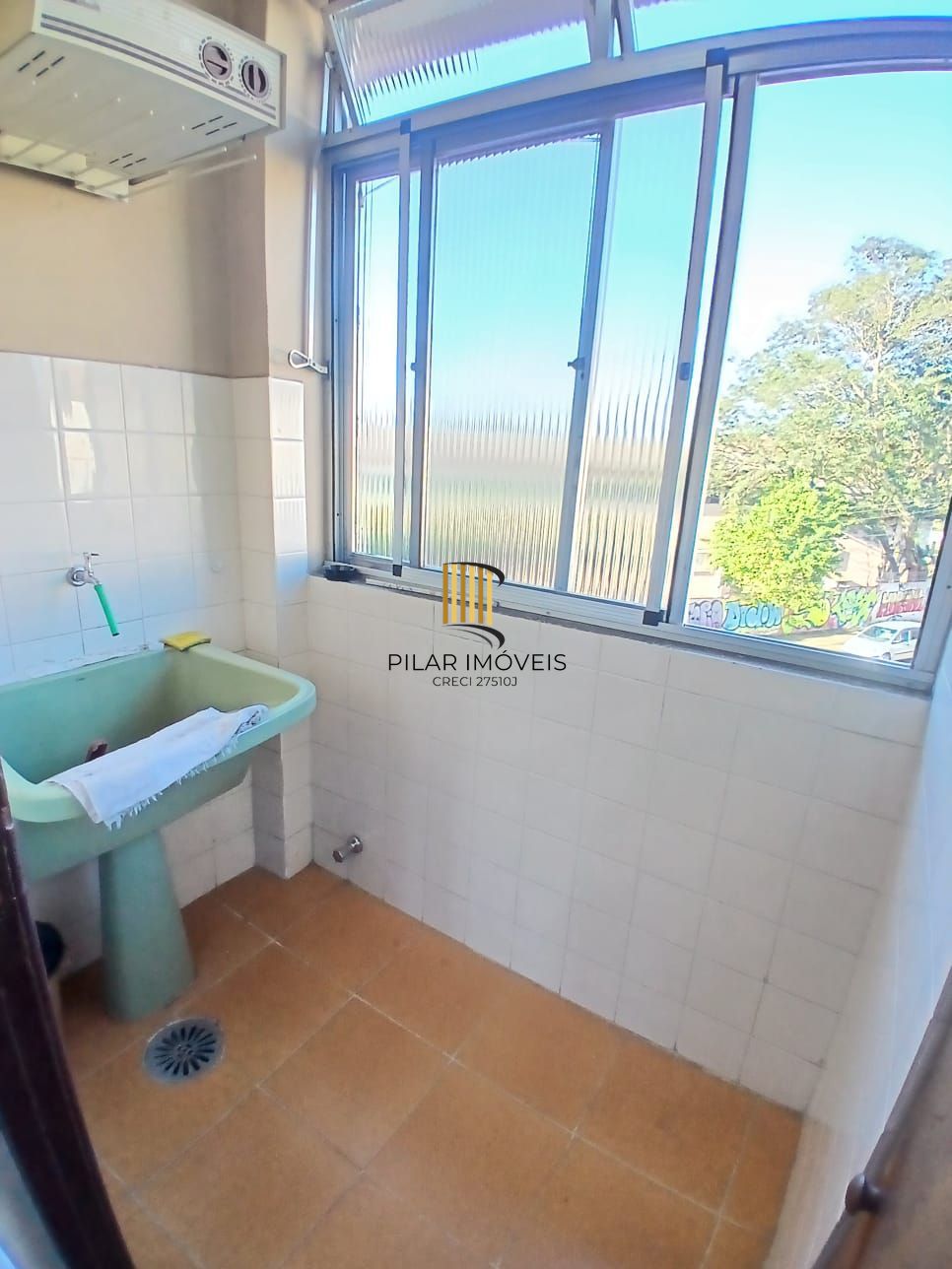 Apto no IAPI, 02 dorm com vaga de garagem