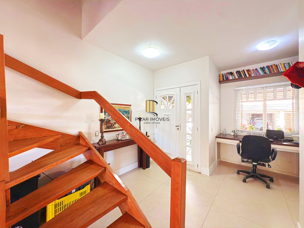 Casa de Condomínio 3 dormitórios no bairro Jardim Carvalho