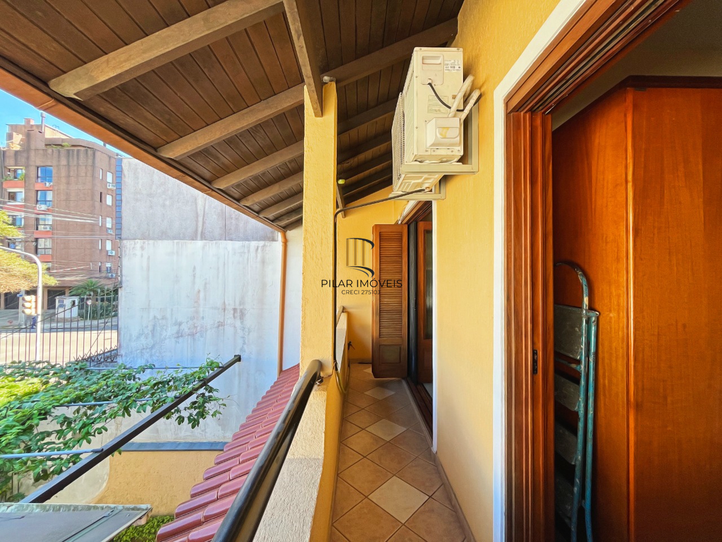 Casa 3 dormitórios no bairro Santana