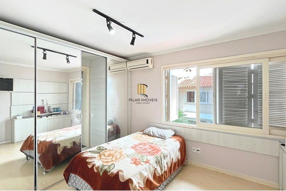 Casa de Condomínio 5 dormitórios no bairro Ipanema