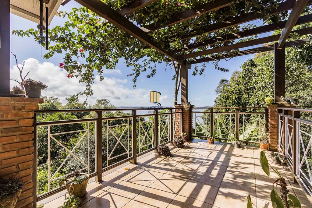 Casa 4 dormitórios no bairro Belém Novo