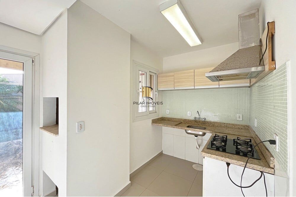 Casa 2 dormitórios no bairro Guarujá