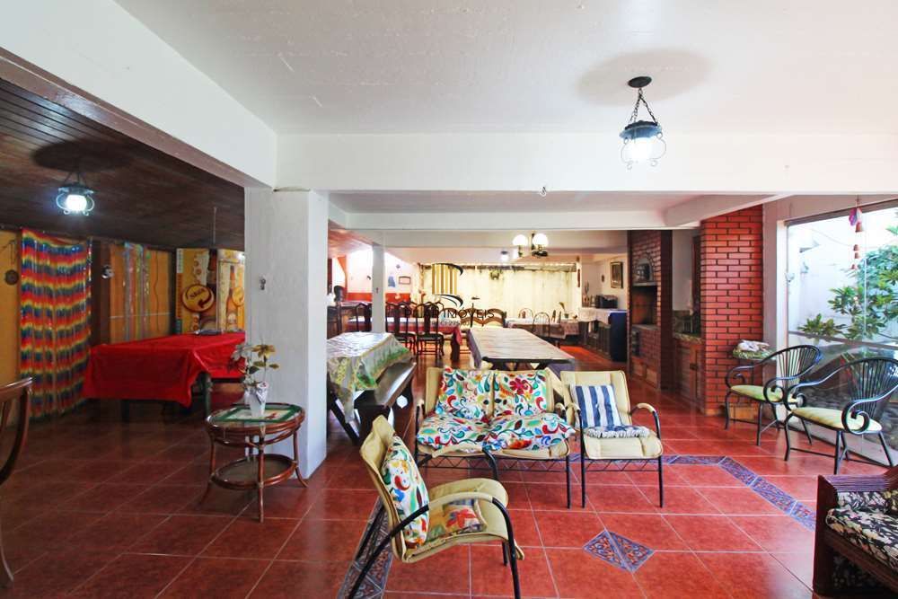 Casa 4 dormitórios no bairro Partenon