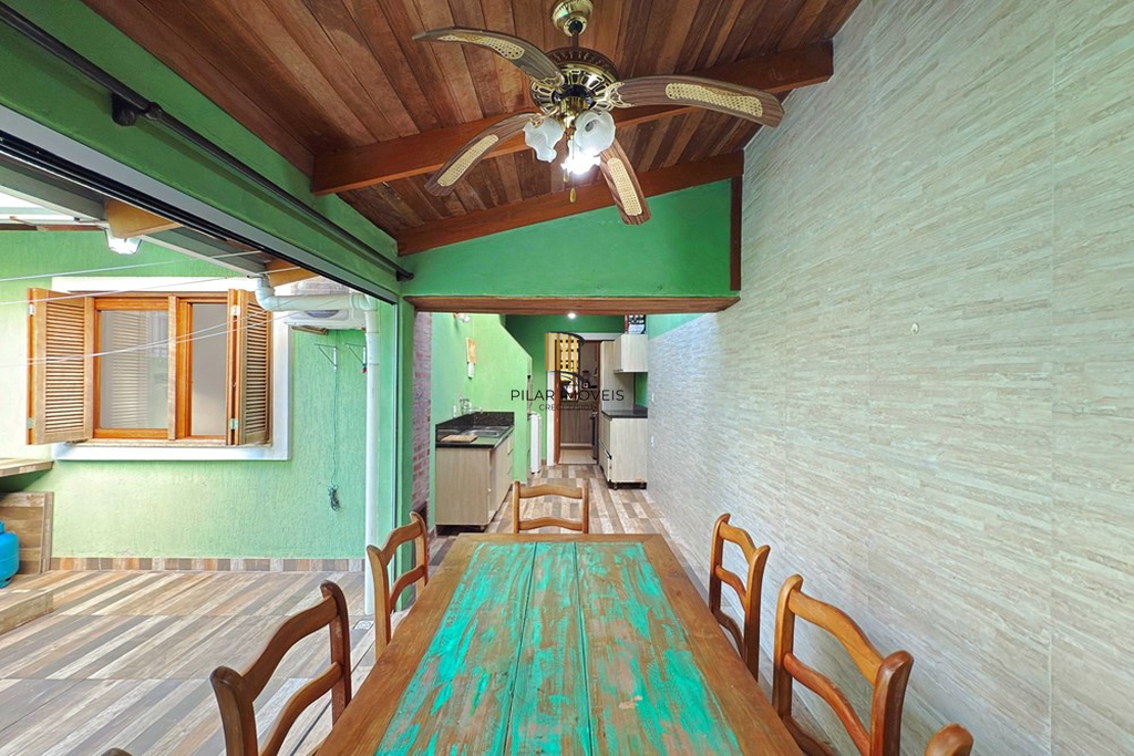 Casa 2 dormitórios no bairro Hípica