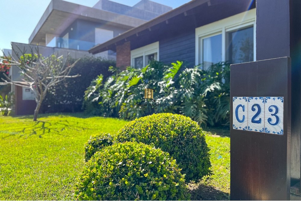 Casa de Condomínio 4 dormitórios no bairro Centro
