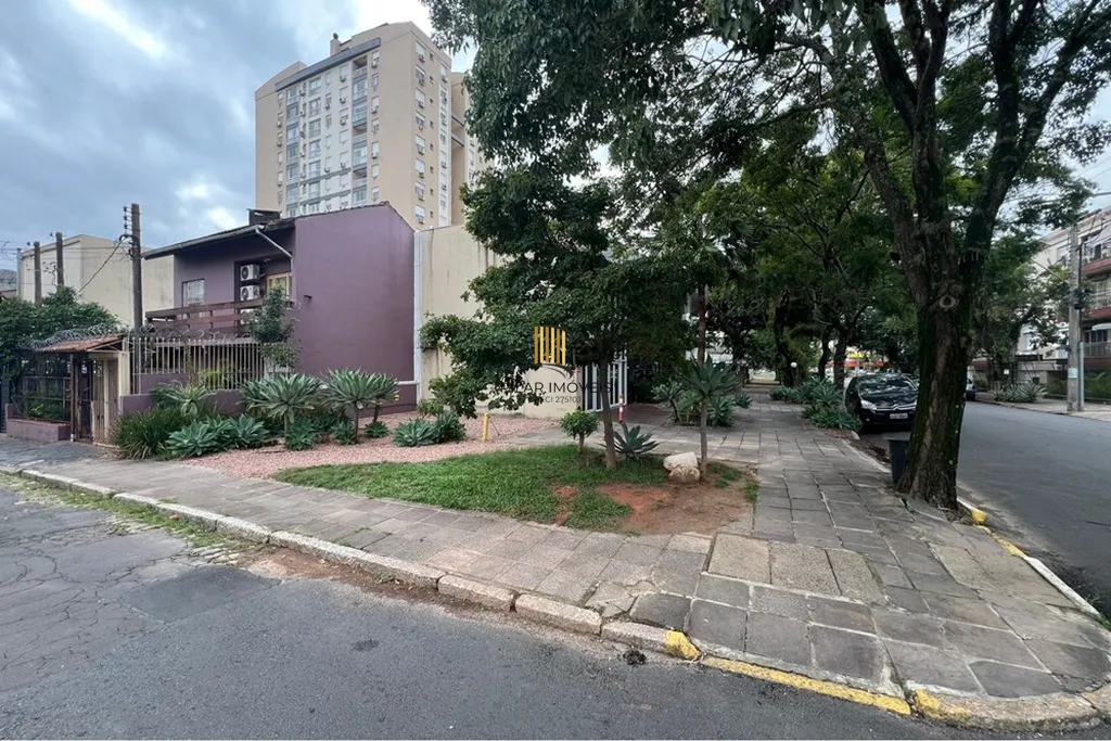 Casa 5 dormitórios no bairro Partenon