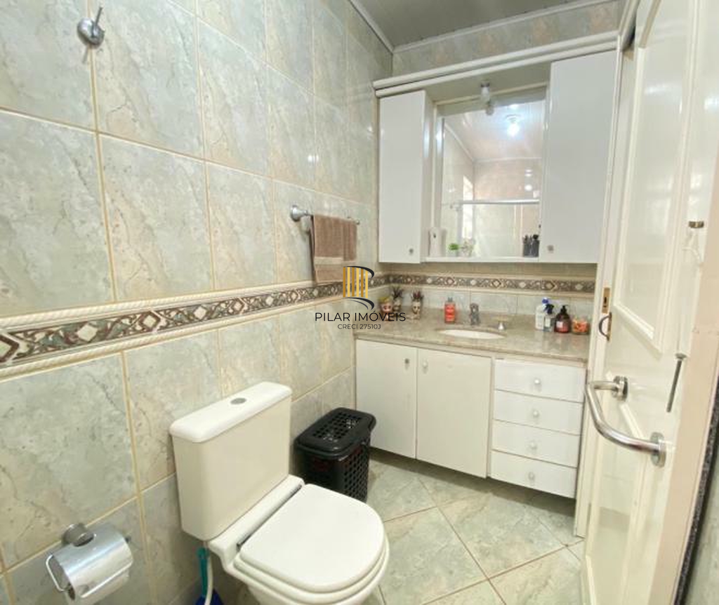 Casa 5 dormitórios no bairro Camaquã