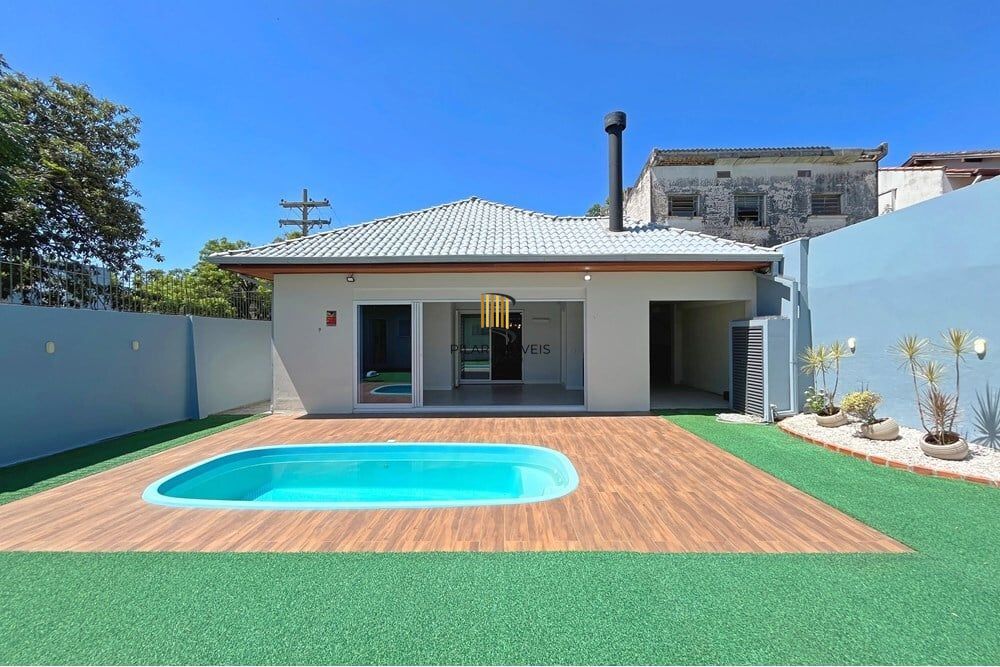 Casa 4 dormitórios no bairro Teresópolis