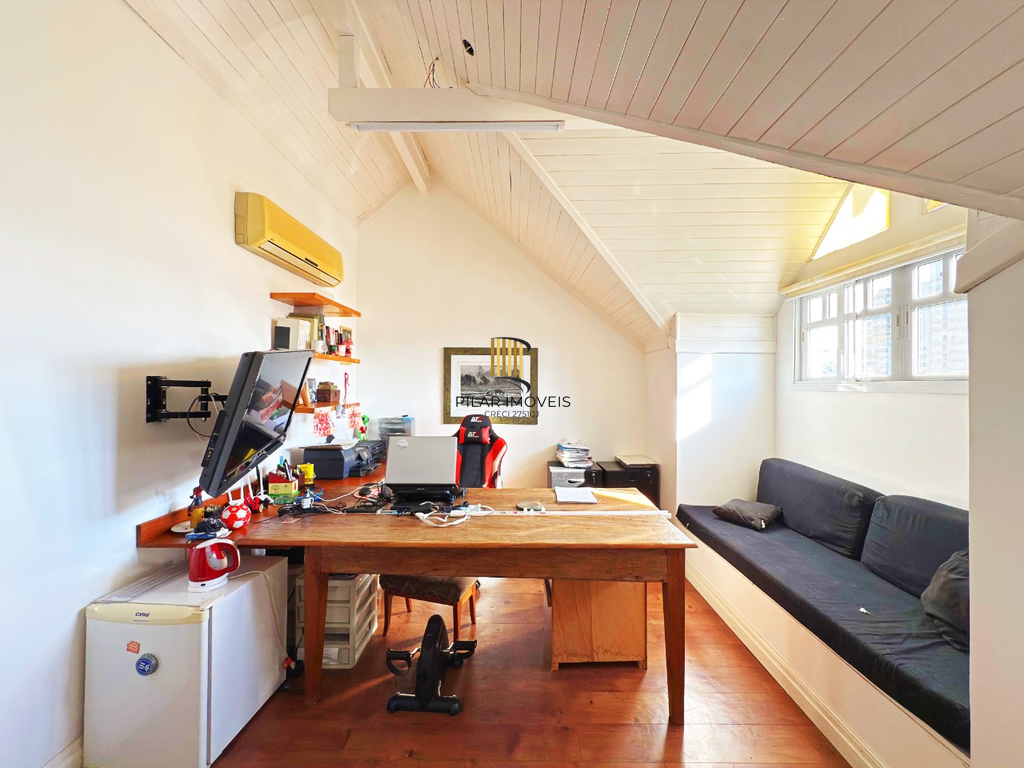 Casa de Condomínio 3 dormitórios no bairro Jardim Carvalho