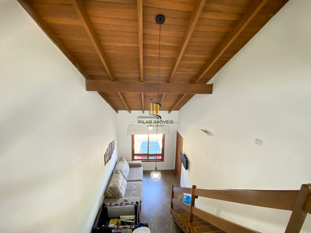 Casa 3 dormitórios no bairro Hípica