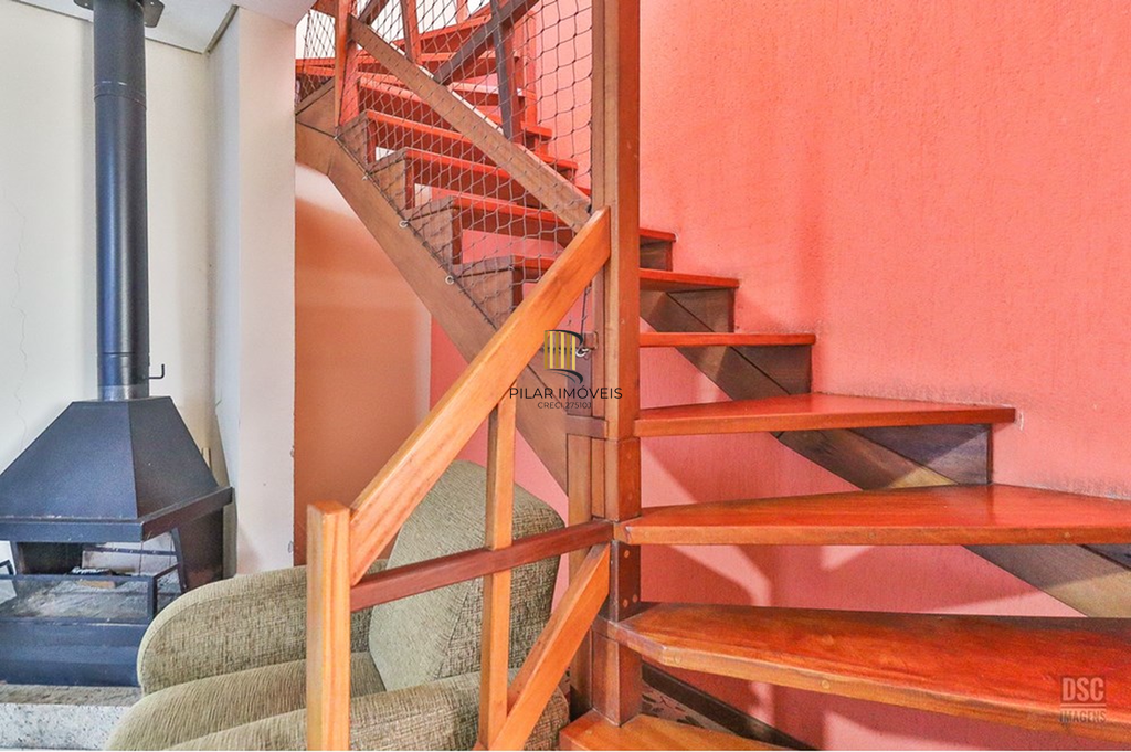 Casa 5 dormitórios no bairro Ipanema