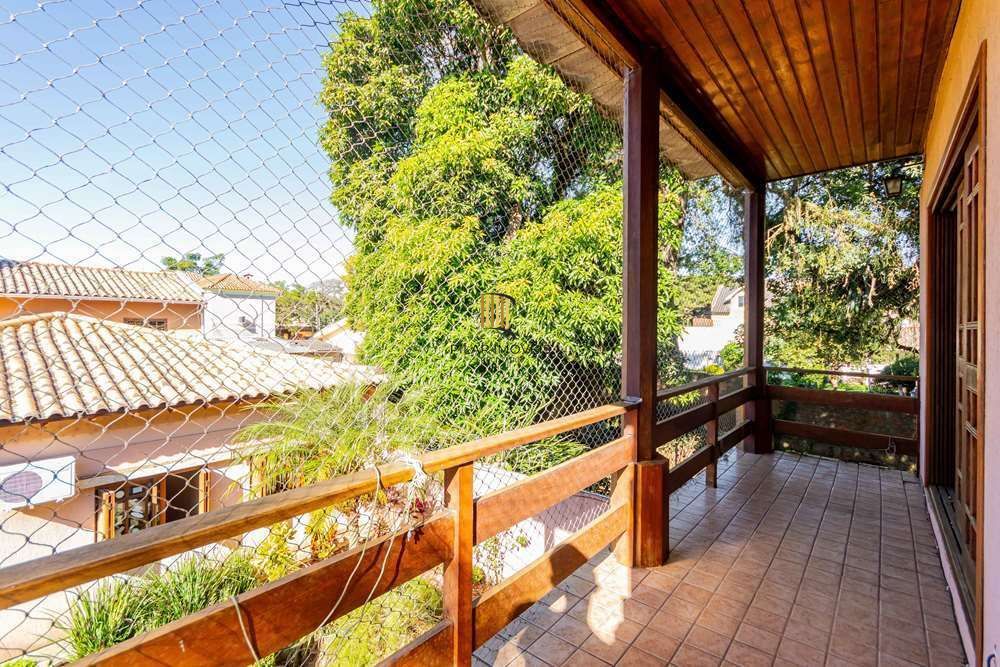 Casa 6 dormitórios no bairro Tristeza