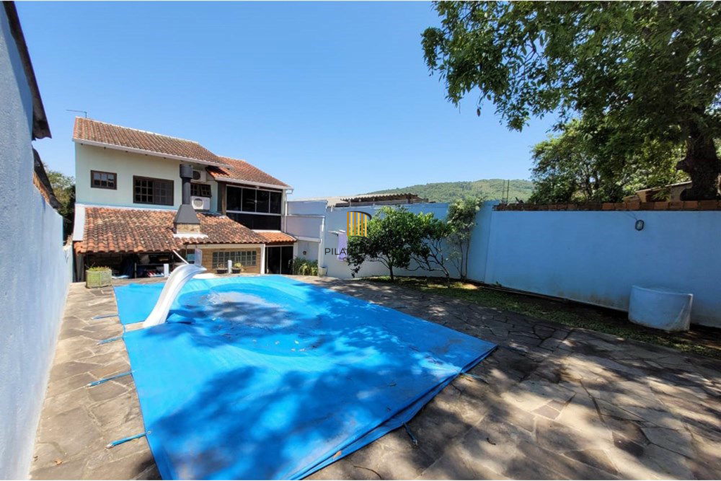 Casa 3 dormitórios no bairro Santa Isabel