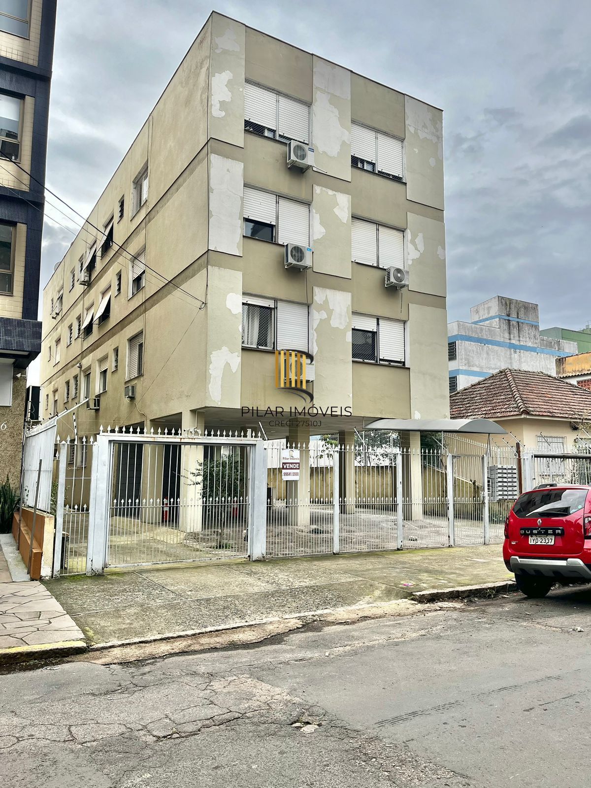 Excelente JK transformado em 01 dormitório, sala, cozinha e banheiro.