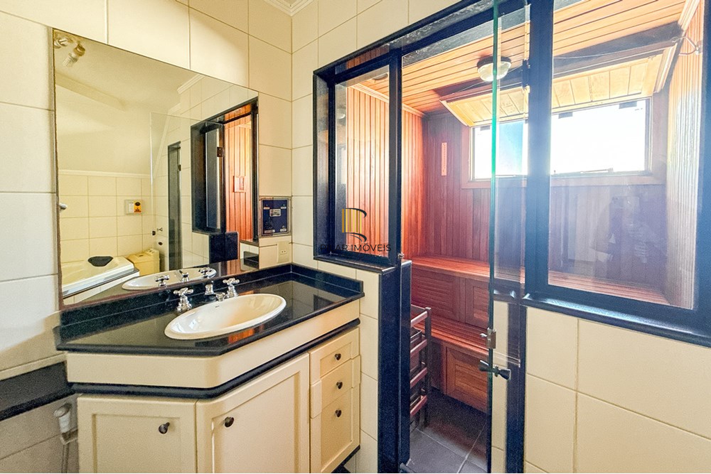 Casa 6 dormitórios no bairro Marechal Rondon