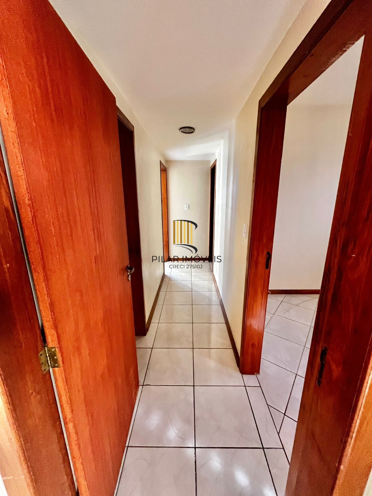 Apto 03 dorm com suíte, andar alto, vista, ótima posição solar, 1 vaga no Cristo
