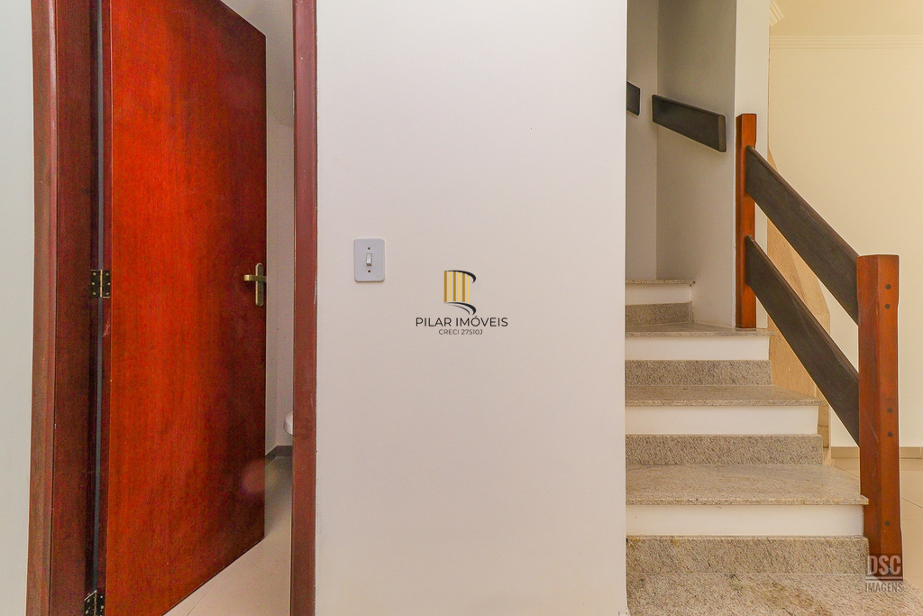 Casa 3 dormitórios no bairro Hípica