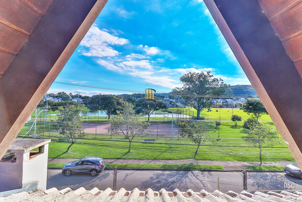 Casa 3 dormitórios no bairro Hípica