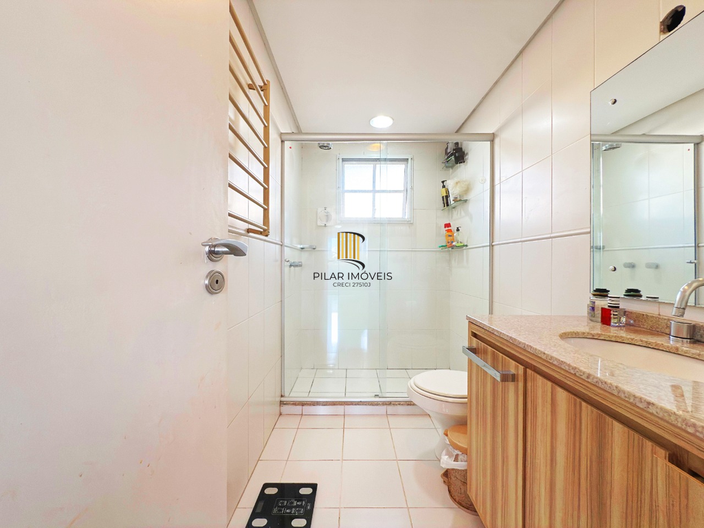 Casa de Condomínio 3 dormitórios no bairro Jardim Carvalho