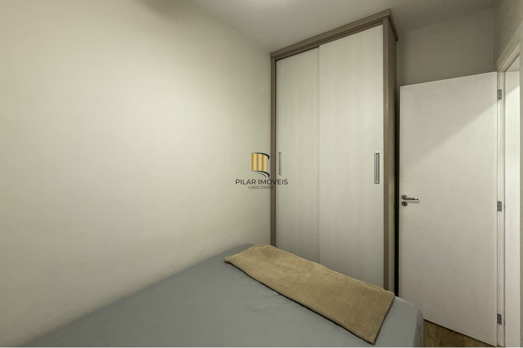 Casa 5 dormitórios no bairro Igara