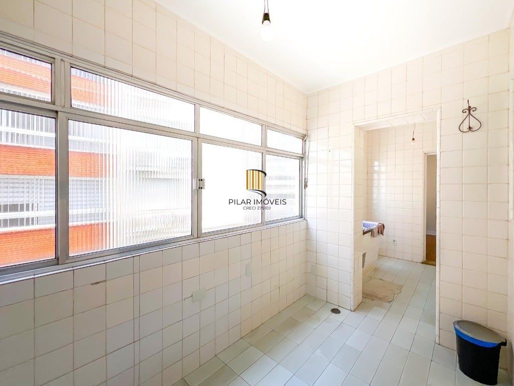 Apartamento 4 dormitórios no bairro Moinhos de Vento