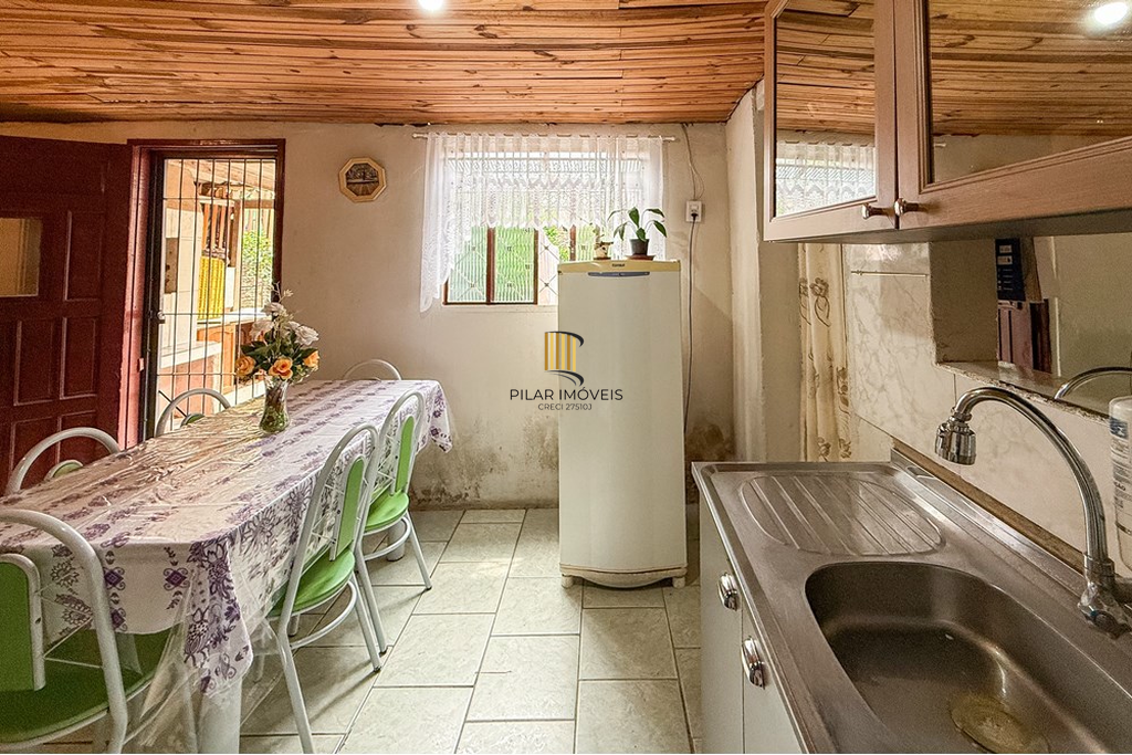 Casa 2 dormitórios no bairro Capão da Cruz