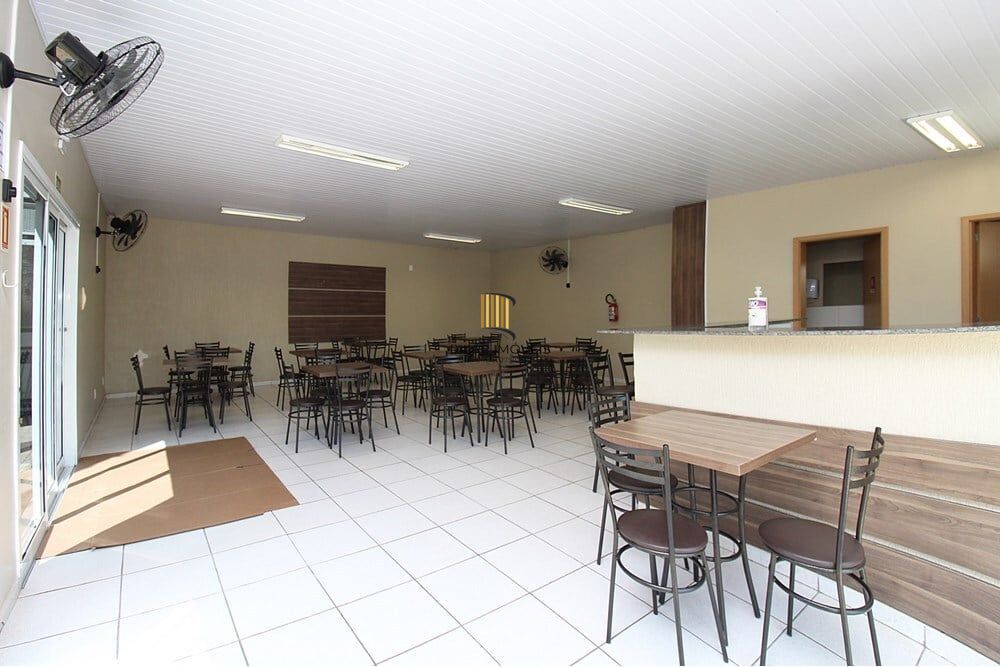 Casa 3 dormitórios no bairro Hípica