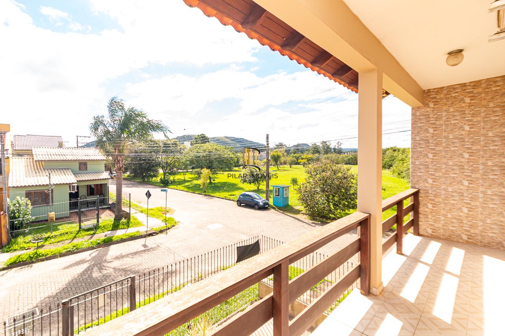 Casa 3 dormitórios no bairro Hípica