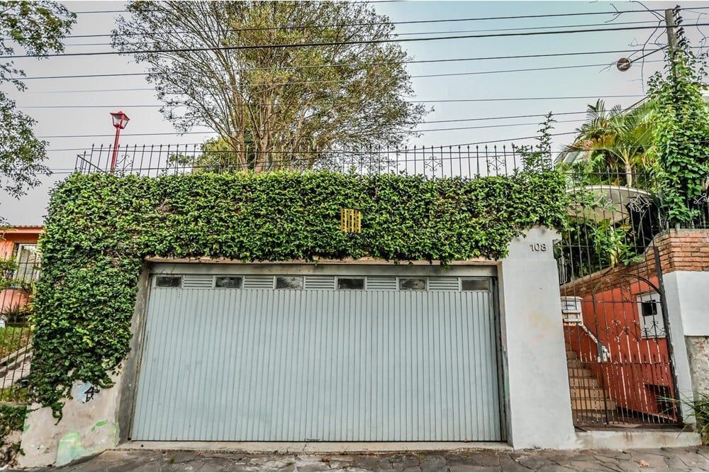 Casa de Condomínio 4 dormitórios no bairro Santa Tereza