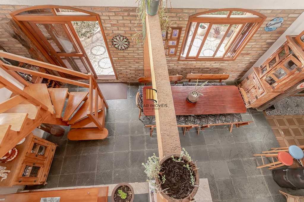 Casa 4 dormitórios no bairro Passo da Areia