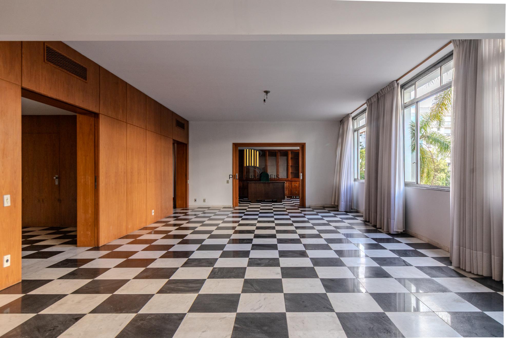 Apartamento 4 dormitórios no bairro Moinhos de Vento