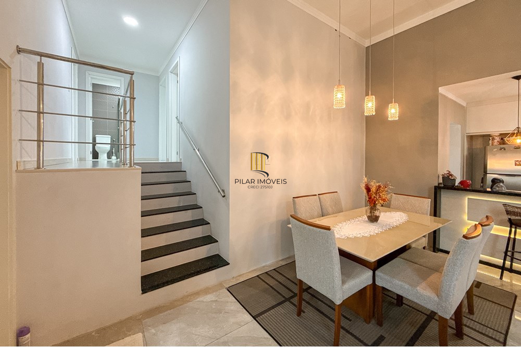 Casa 5 dormitórios no bairro Igara