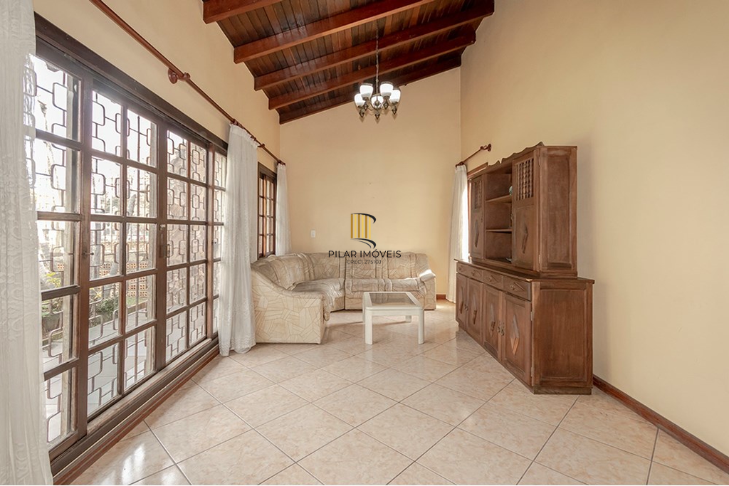 Casa 4 dormitórios no bairro Cavalhada