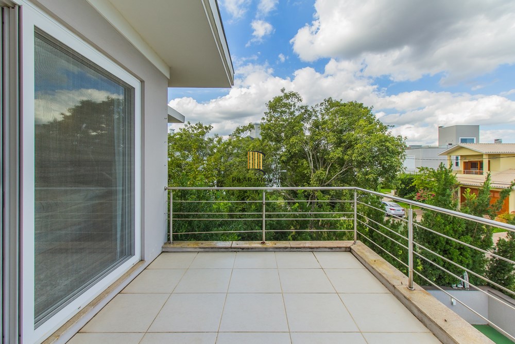 Casa 4 dormitórios no bairro Igara